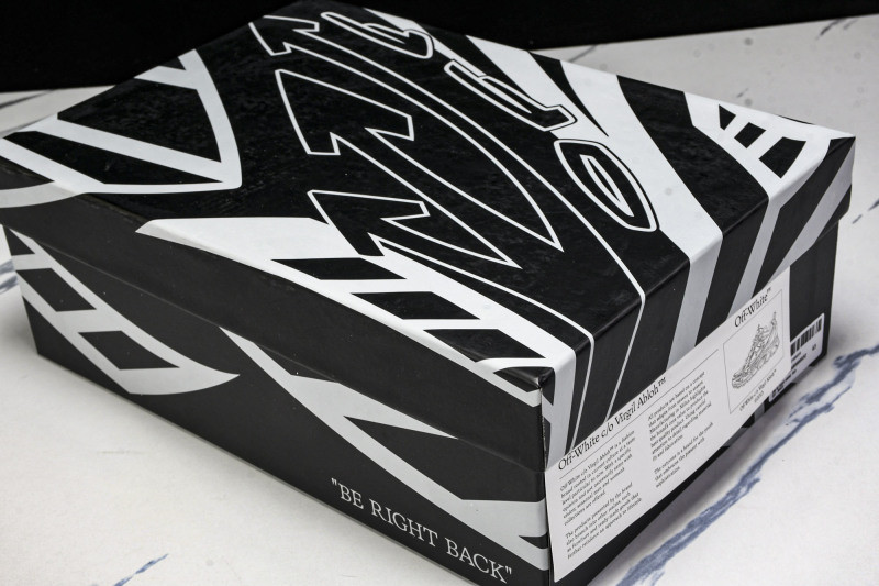 Off-White c/o Virgil Abloh