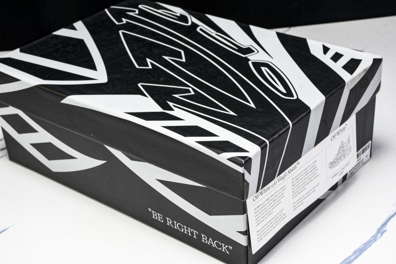 Off-White c/o Virgil Abloh
