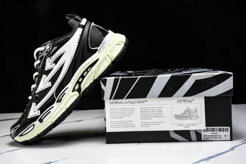 Off-White c/o Virgil Abloh