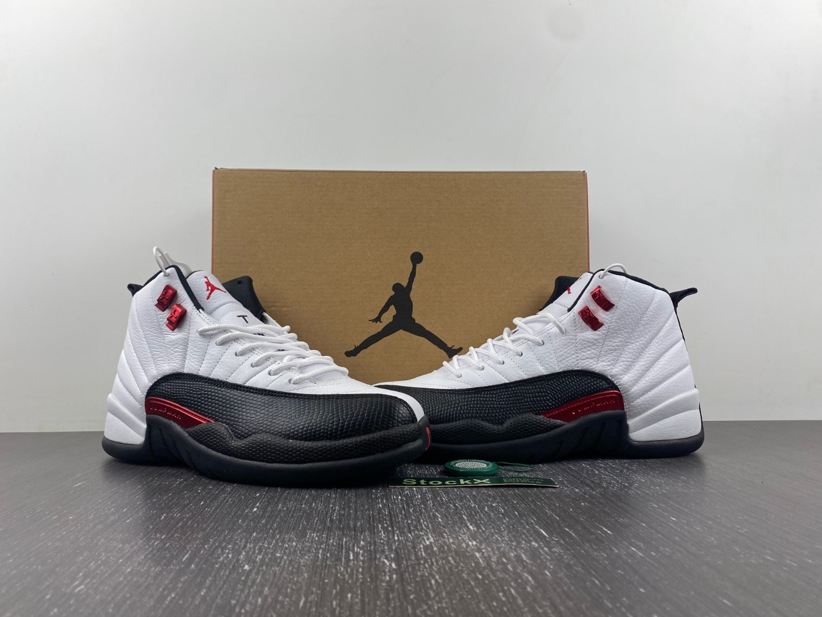Air Jordan 12 Red Taxi CT8013-162
