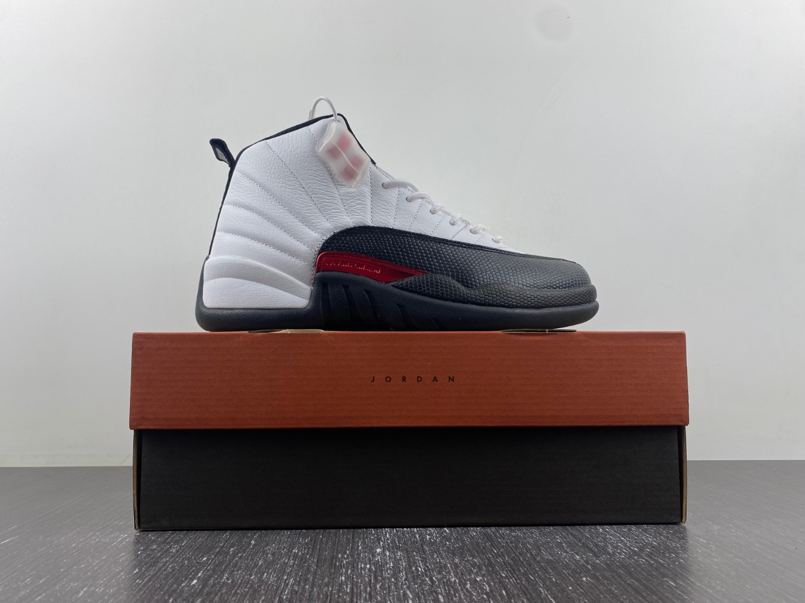 Air Jordan 12 Red Taxi CT8013-162