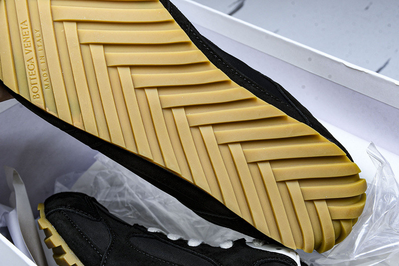 b0tt*ga Ven*ta orbit sneaker