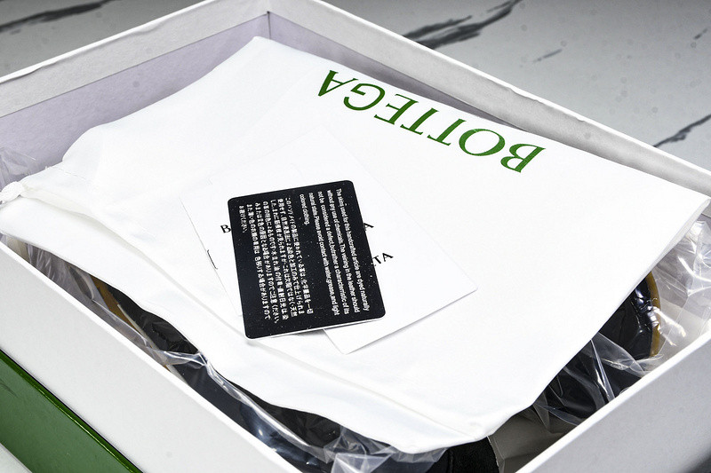 b0tt*ga Ven*ta orbit sneaker