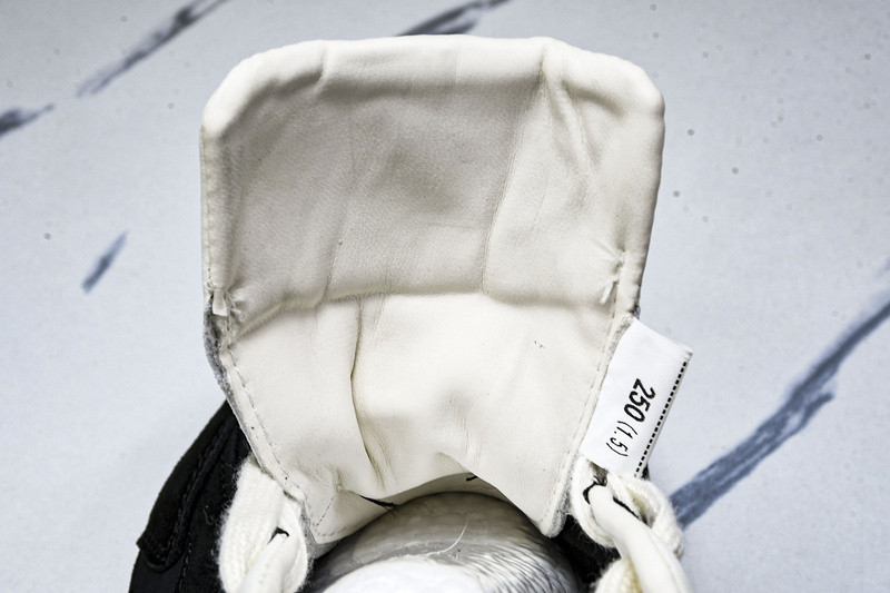 b0tt*ga Ven*ta orbit sneaker