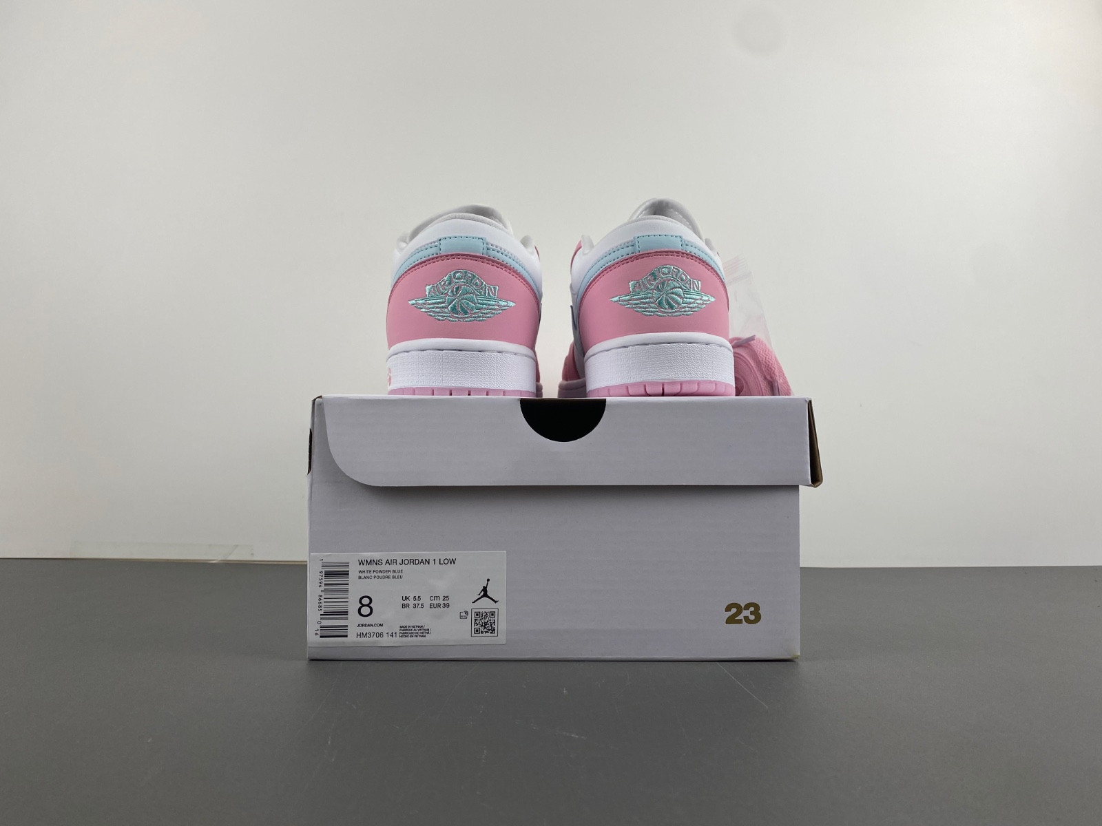 Air Jordan 1 Low "Paw Print" HM3706-141