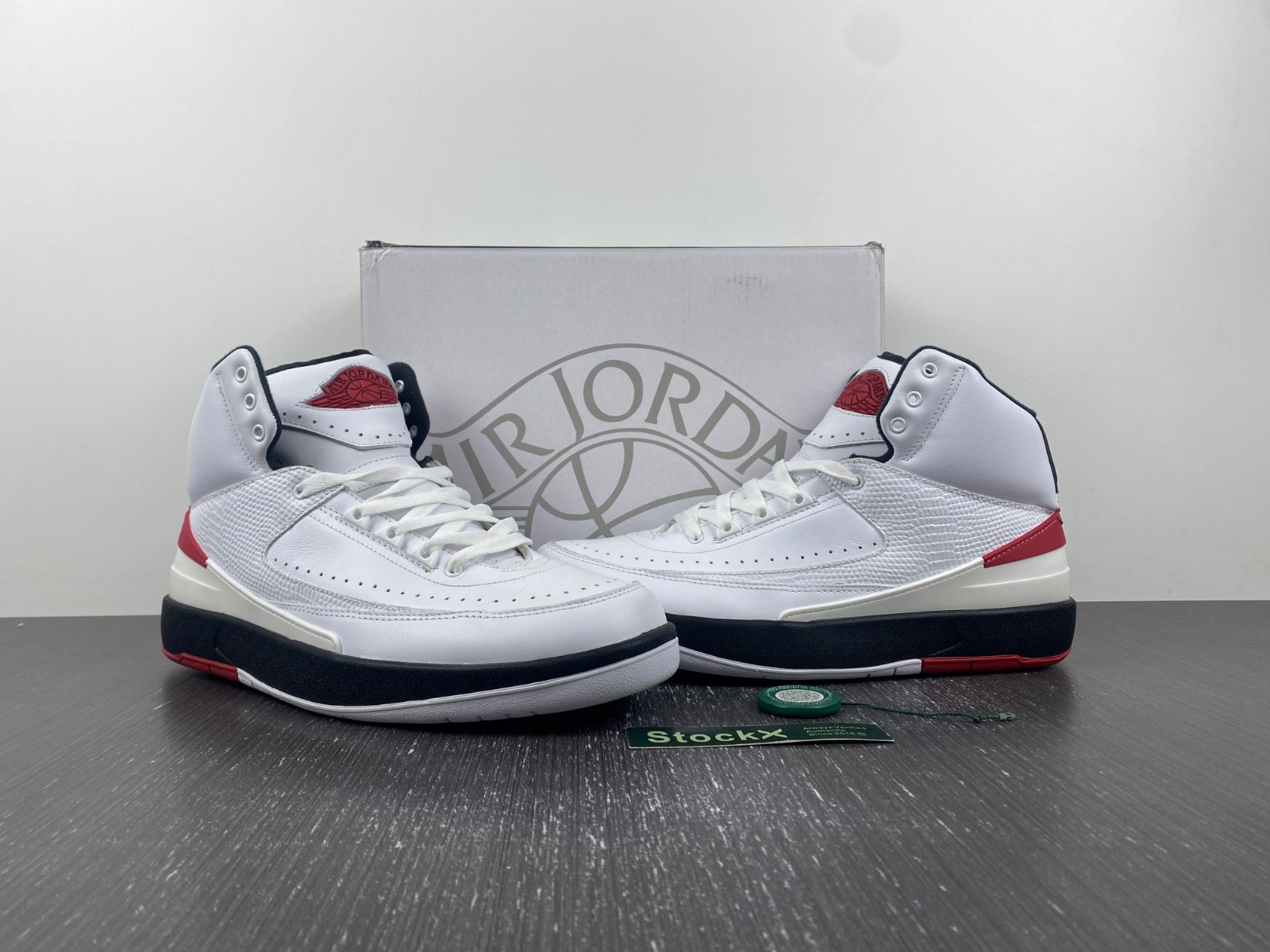 Air Jordan 2 OG "Chicago" 2022 Retro DX2454-106