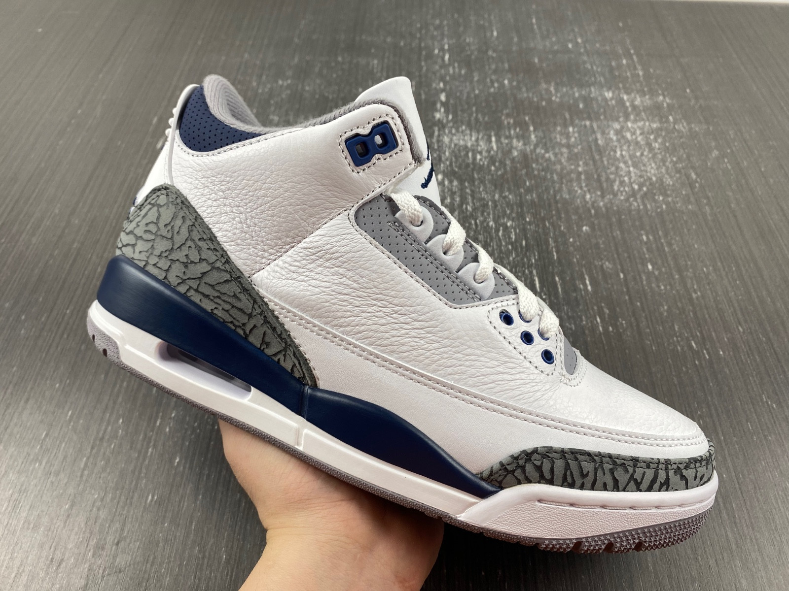 Air Jordan 3 "Midnight Navy" CT8532-140