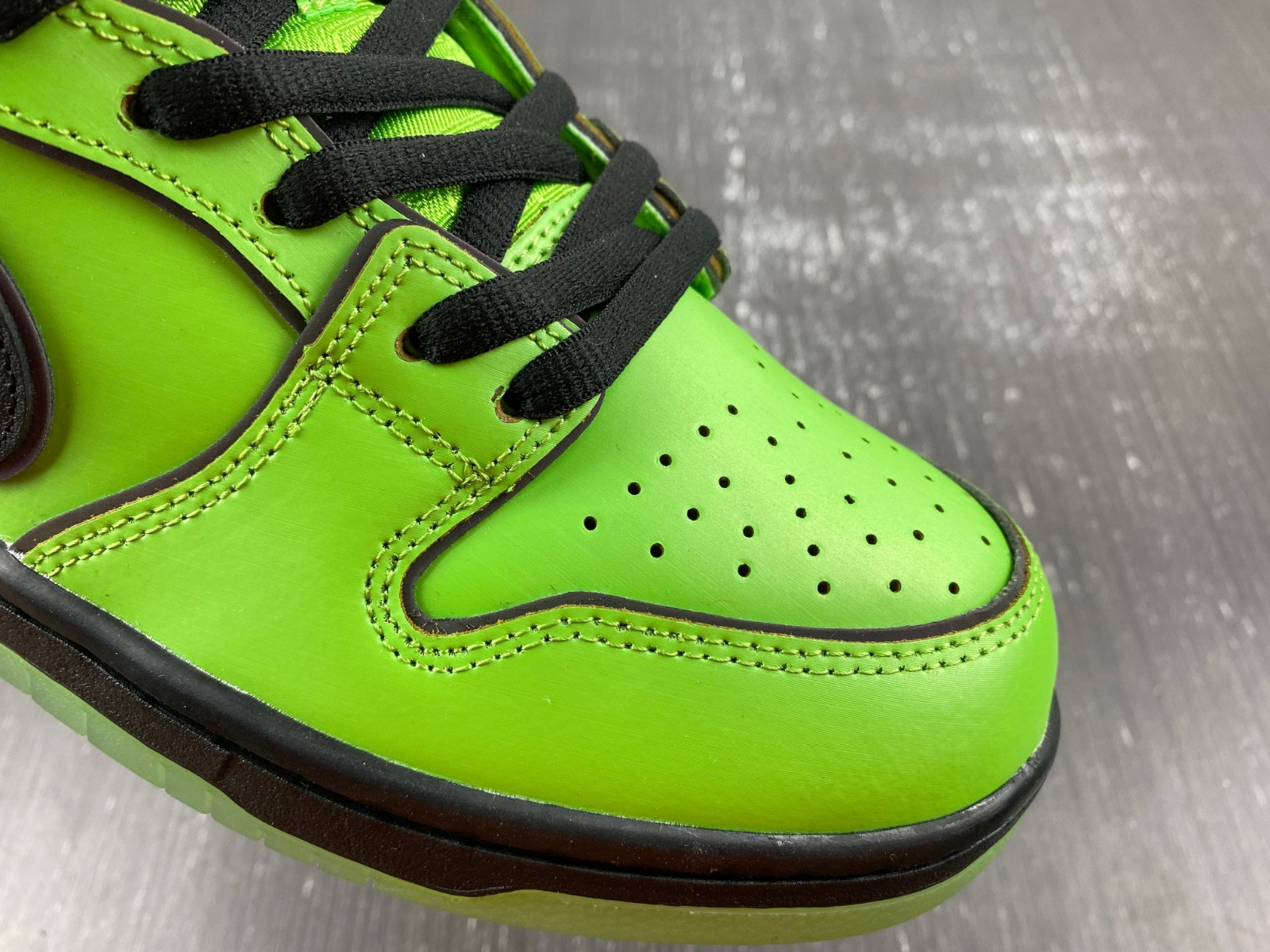 Powerpuff Girls Nike SB Dunk Low "Buttercup" FZ8319-300