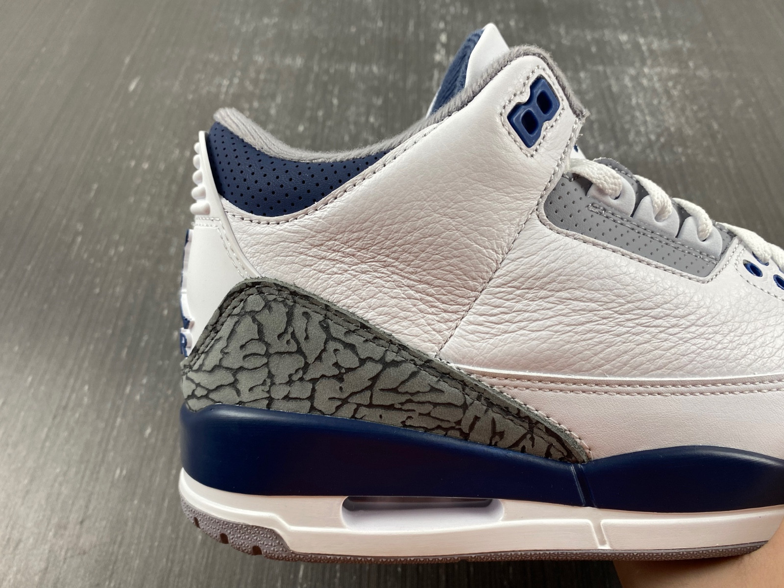 Air Jordan 3 "Midnight Navy" CT8532-140