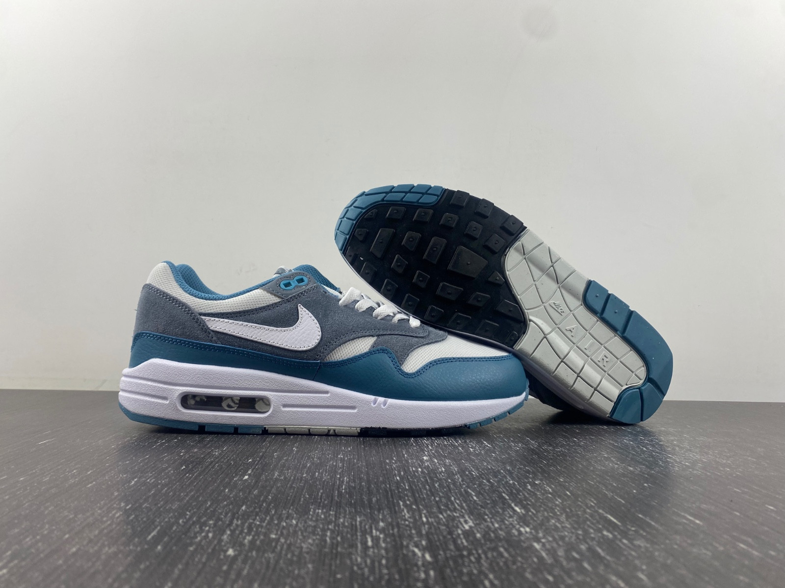Air Max 1 Noise Aqua and Cool Grey FB9660-001