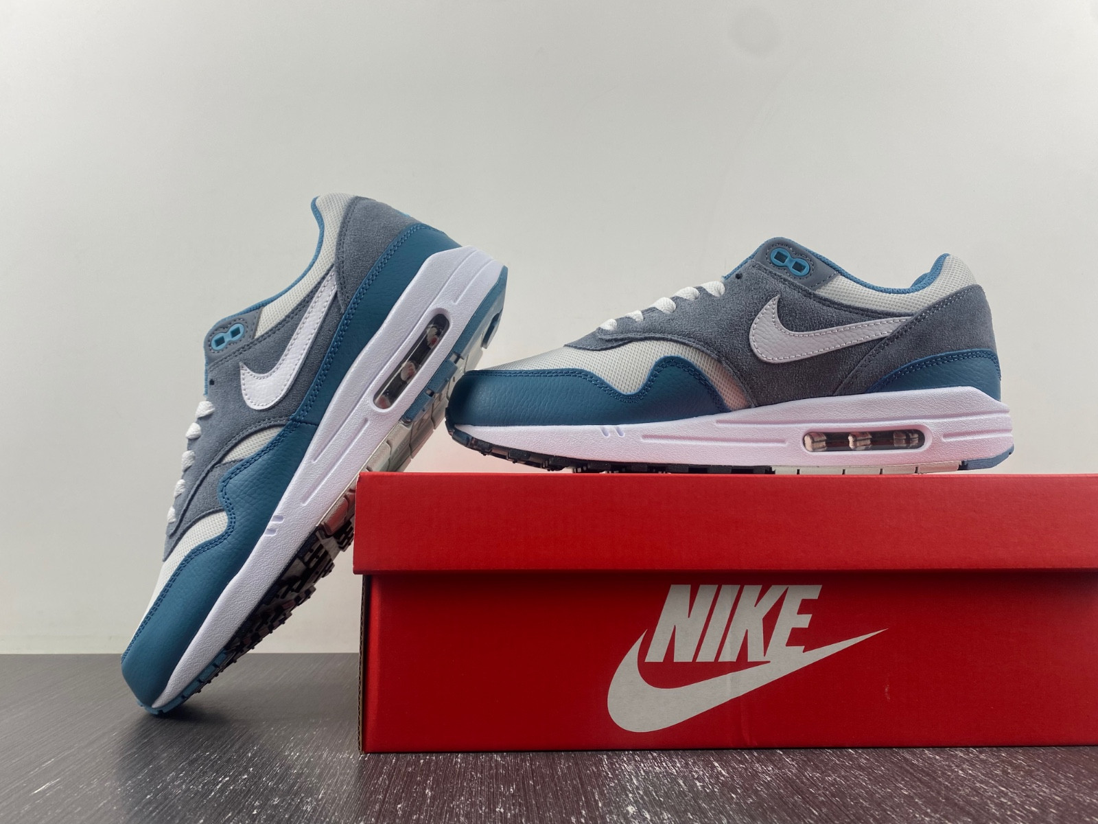 Air Max 1 Noise Aqua and Cool Grey FB9660-001
