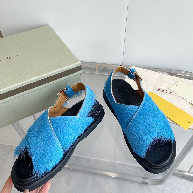 FUCHSIA LONG-HAIR CALFSKIN FUSSBETT