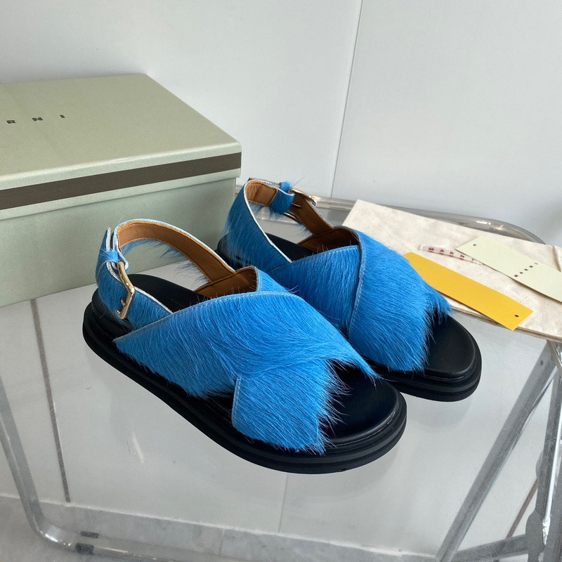 FUCHSIA LONG-HAIR CALFSKIN FUSSBETT