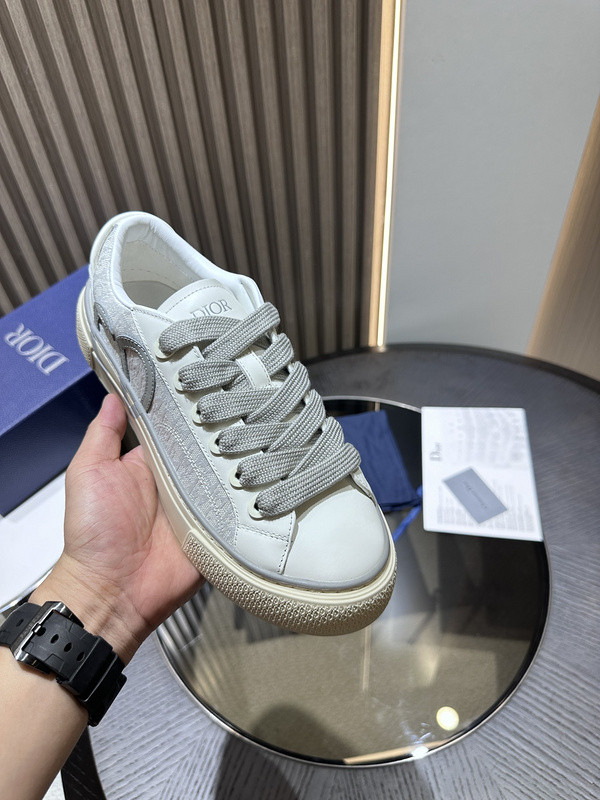 DR B33 SNEAKER
