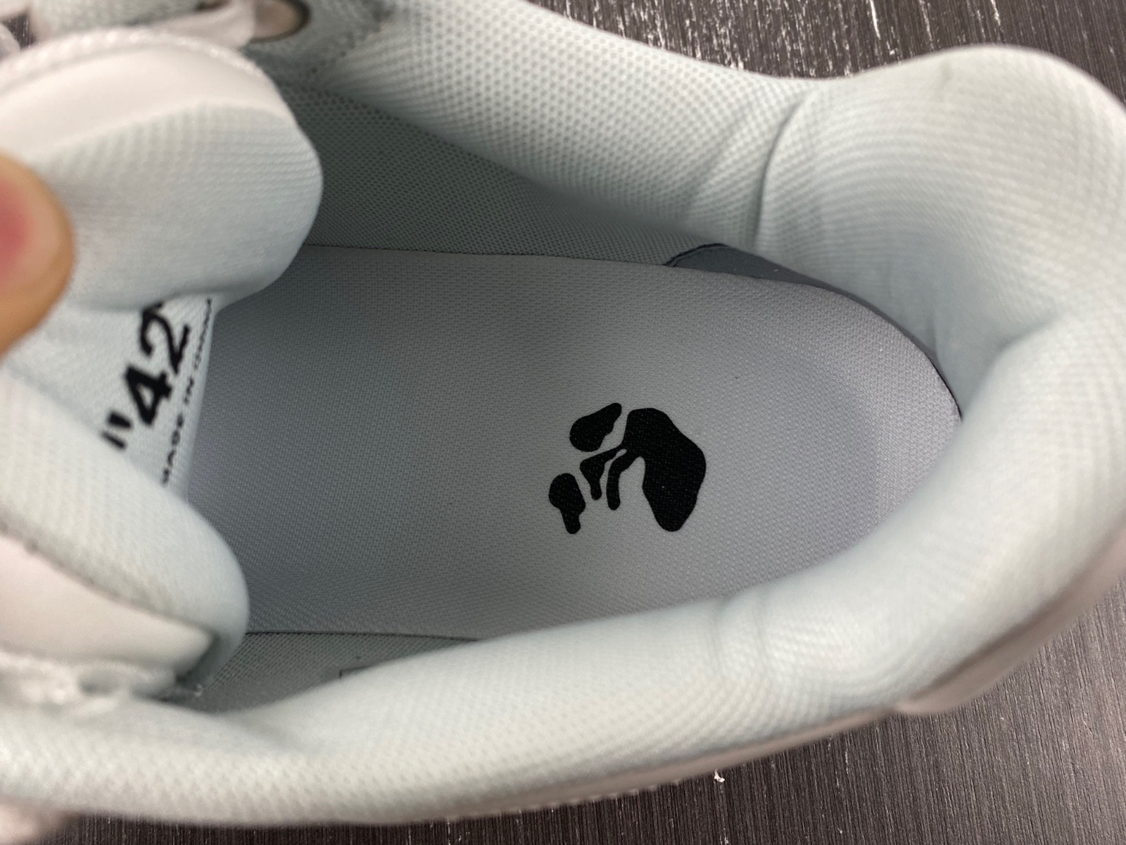 Off-White c/o Virgil Abloh