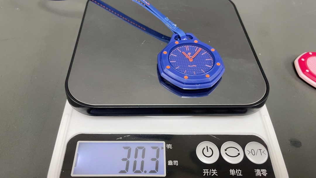 Swatch x Audemars P1g*et Royal Pop
