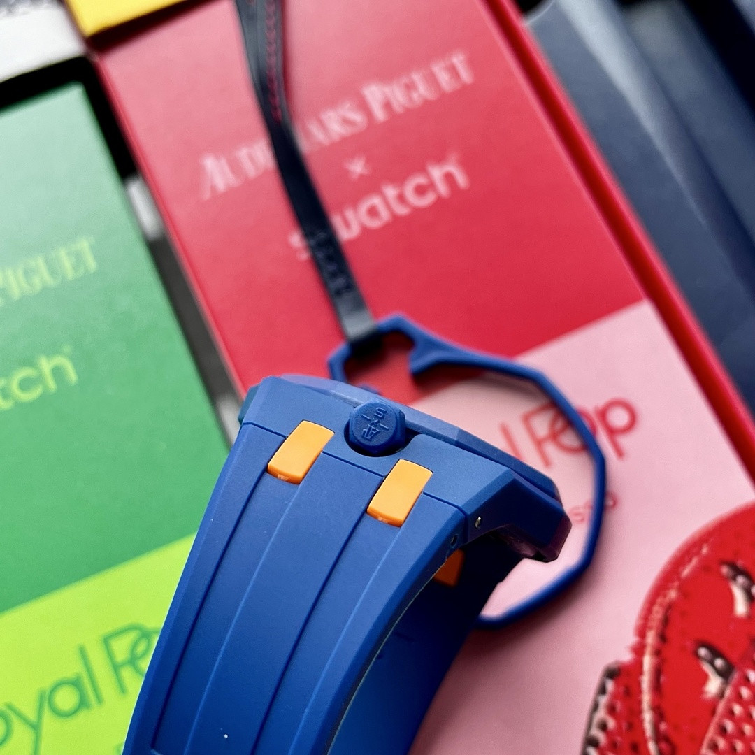 Swatch x Audemars P1g*et Royal Pop