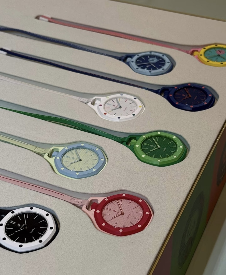 Swatch x Audemars P1g*et Royal Pop