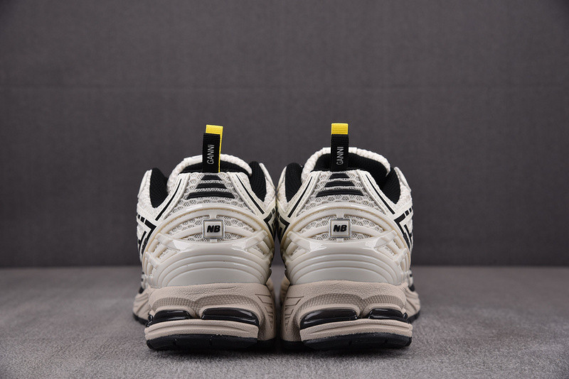 Ganni x New Balance 1906R Egret M1906RGG
