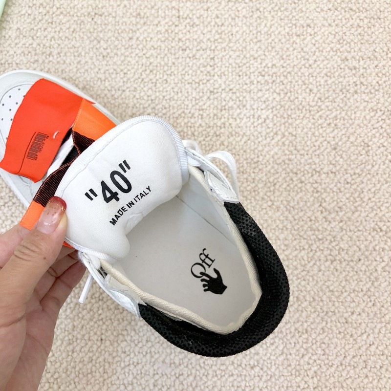 Off-White c/o Virgil Abloh