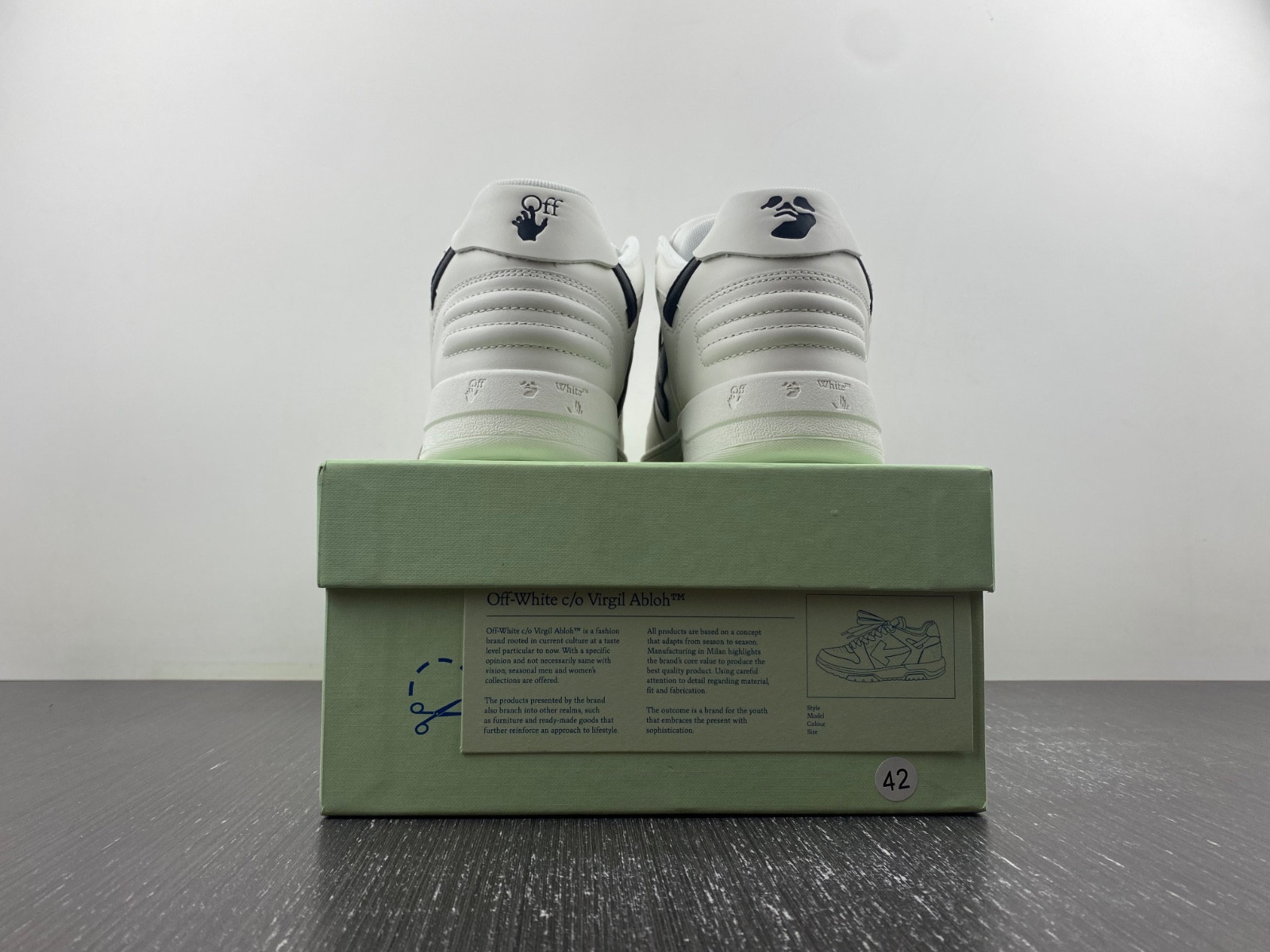 Off-White c/o Virgil Abloh