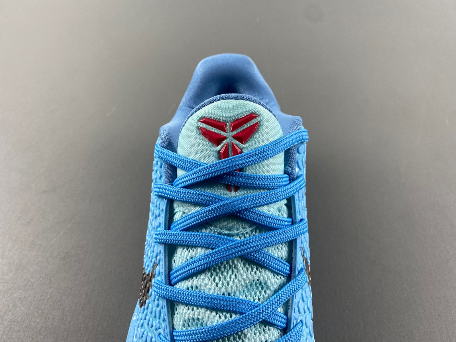 Nike Kobe 6 ice grinch. P.E PE2023-100