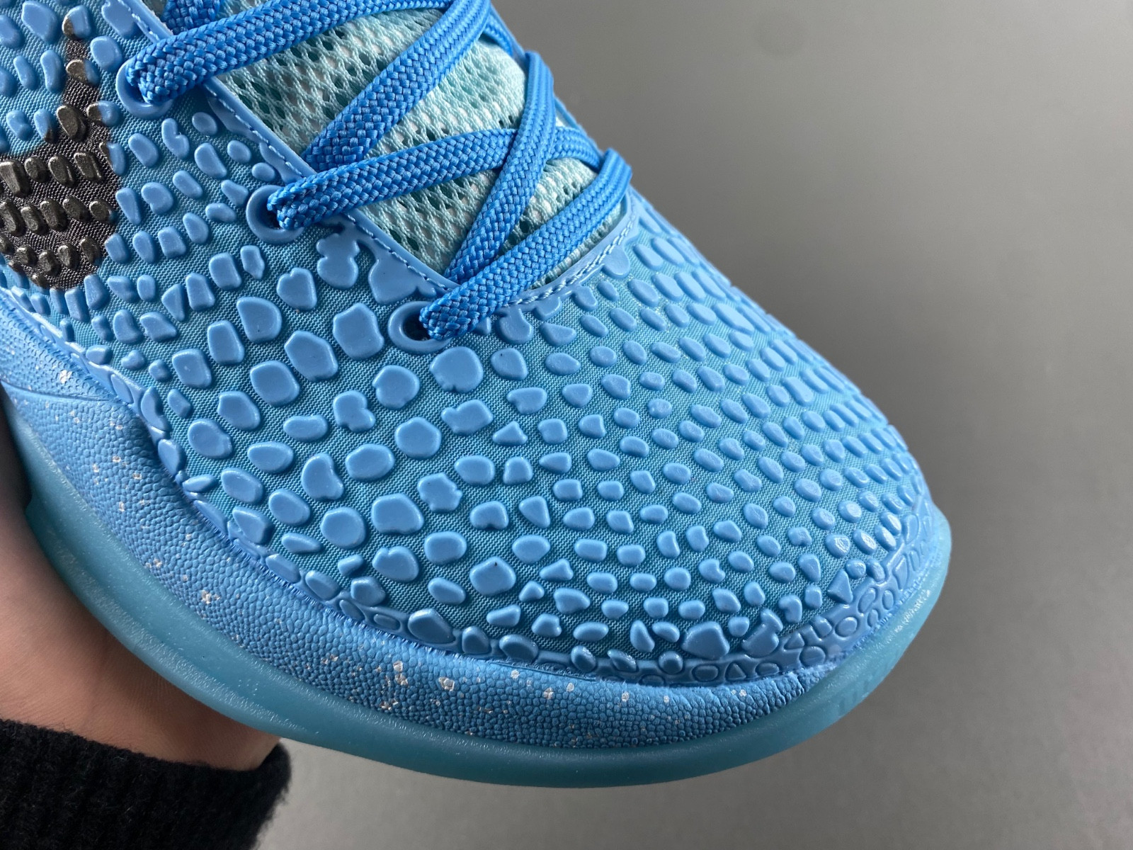 Nike Kobe 6 ice grinch. P.E PE2023-100