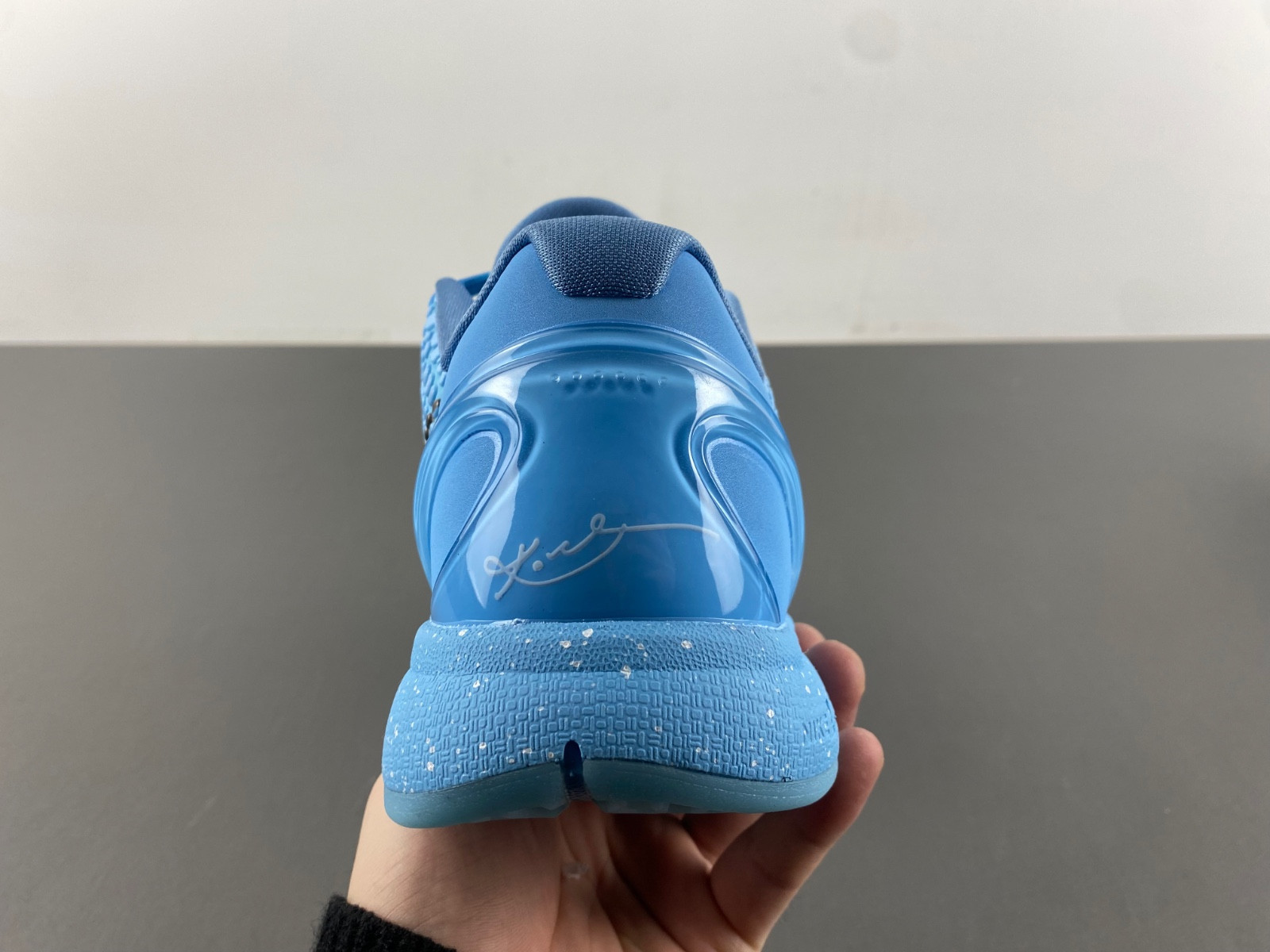 Nike Kobe 6 ice grinch. P.E PE2023-100