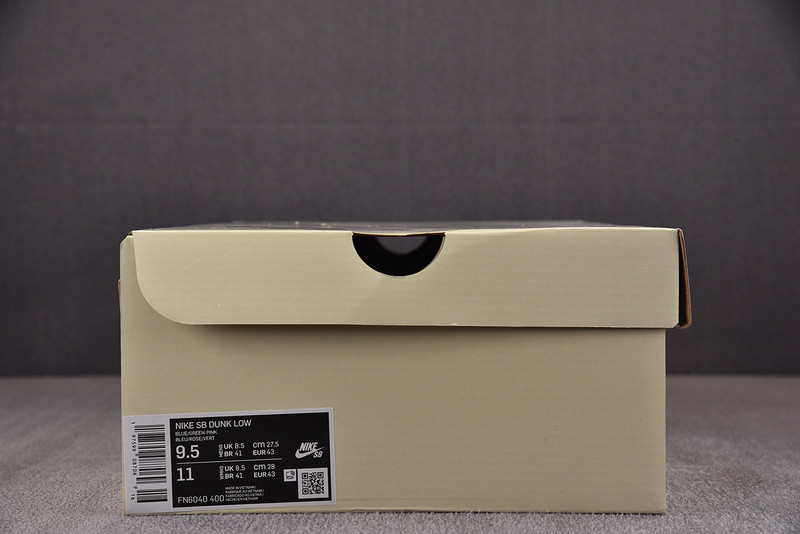 Nike x Verdy SB Dunk Low 