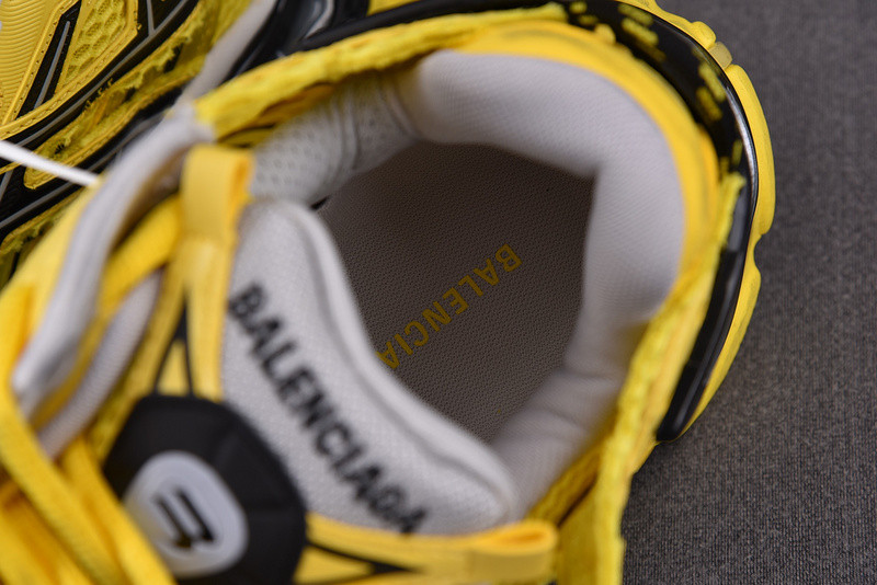 Ba*len*cia*ga runner 67403 w2rd3 0510