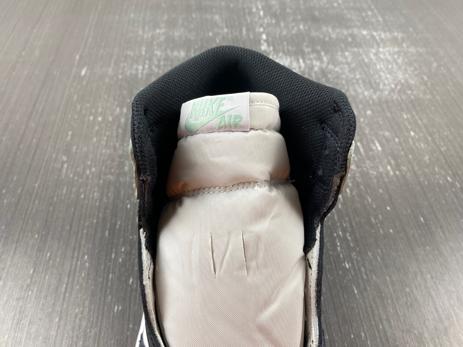 Jordan 1 Retro High Igloo Hombre - 861428-100