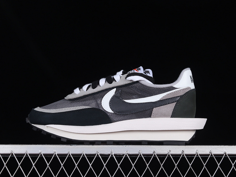 NIKE LD WAFFLE X SACAI BLACK BV0073-001