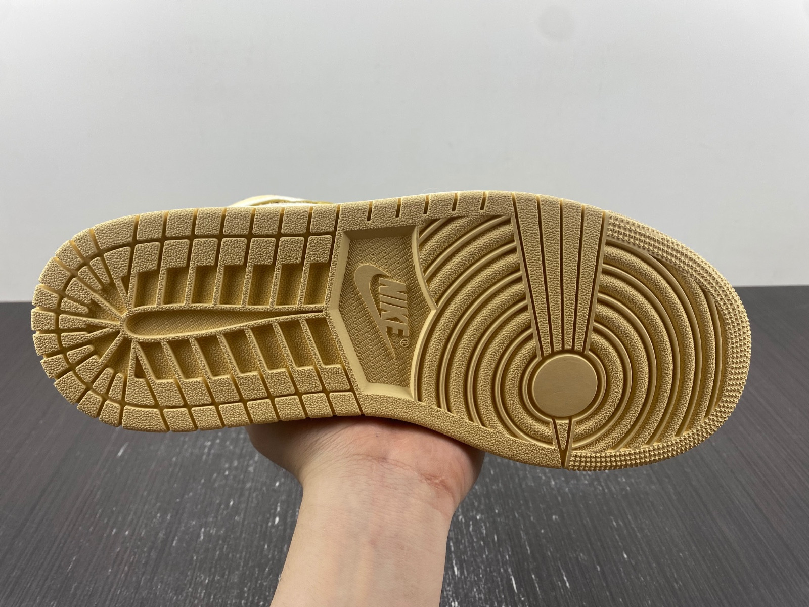 Air Jordan 1 Vibrations of Naija FD8631-100