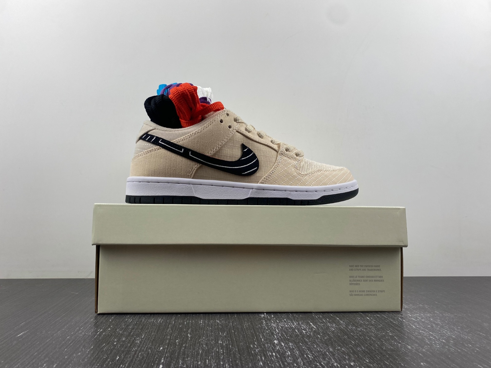 Albino & Preto X Nike SB Dunk Low FD2627-200