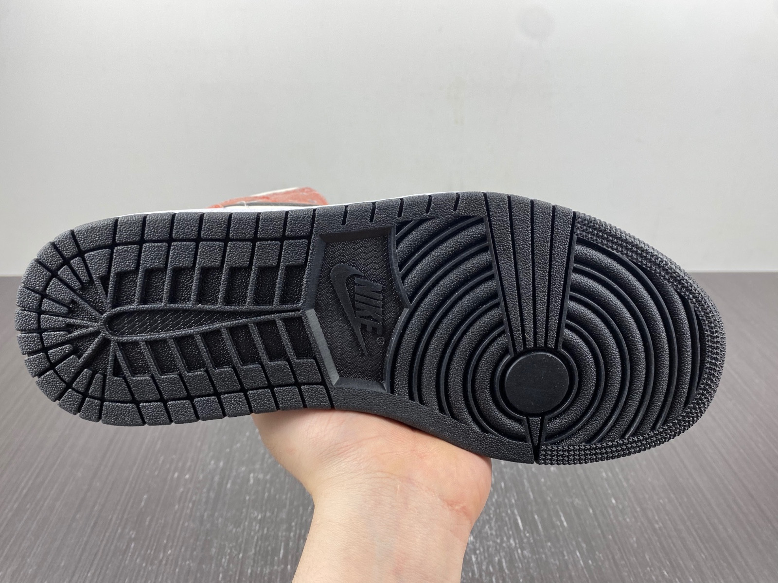 Jordan 1 Mid SE Orange Suede (GS) - DV1336-800