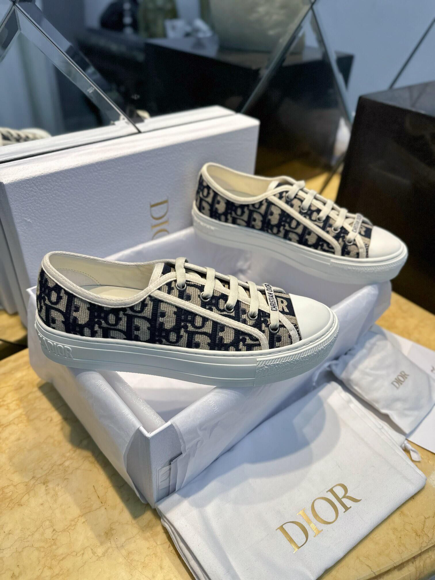 B23 OBLIQUE LOW SNEAKERS
