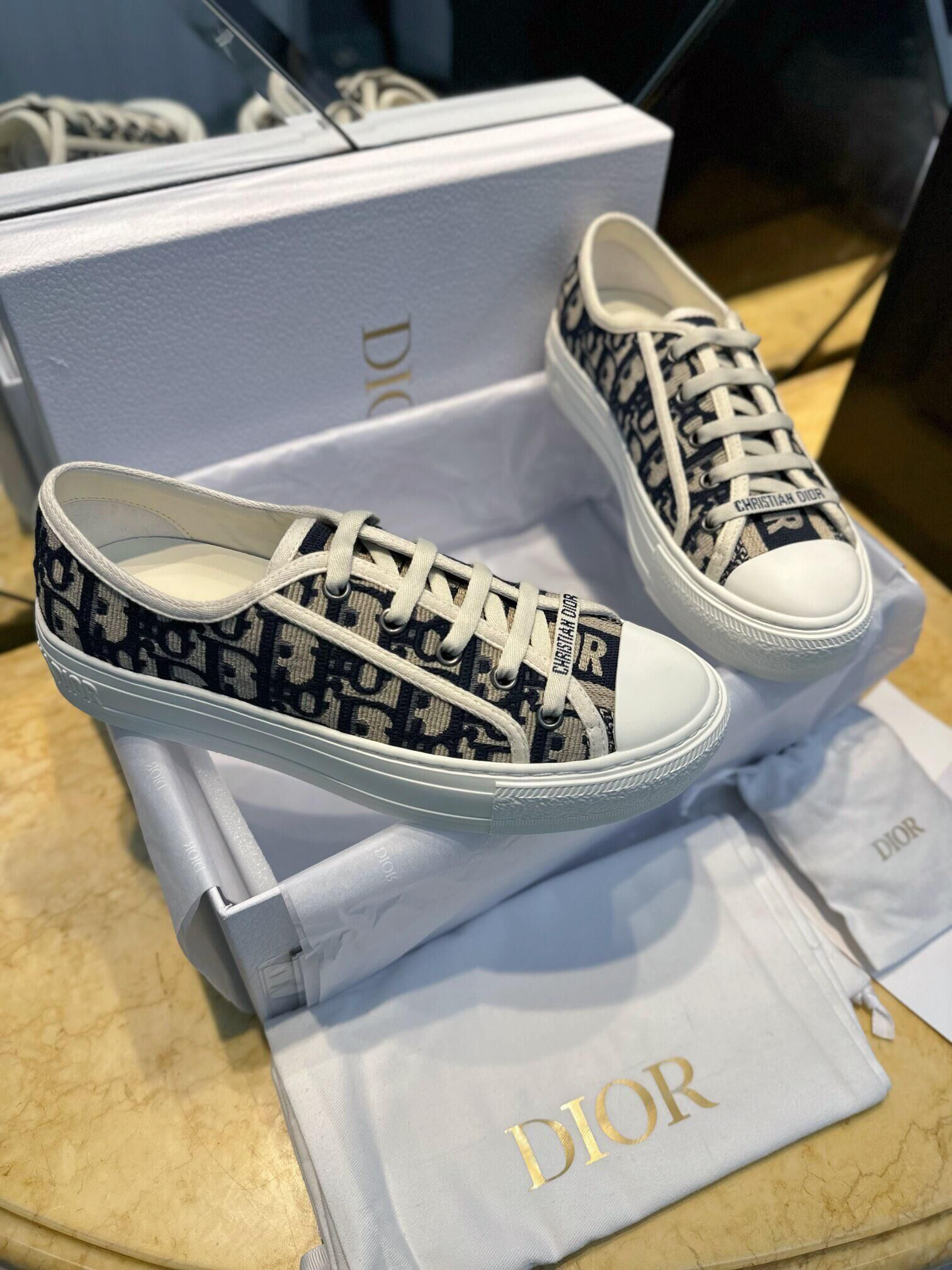 B23 OBLIQUE LOW SNEAKERS