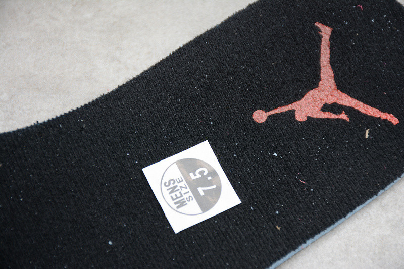 Air Jordan 1 Mid Chicago Black Toe 554724-069