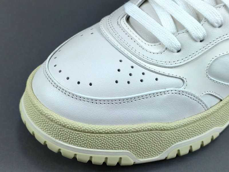 G*u*i re-web sneakers