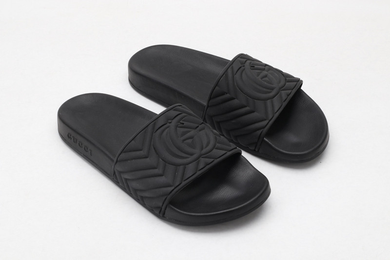 GUC LEATHER SLIDE