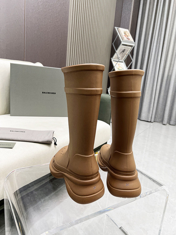 ba*len*cia*ga x Cr*0*s boot brown