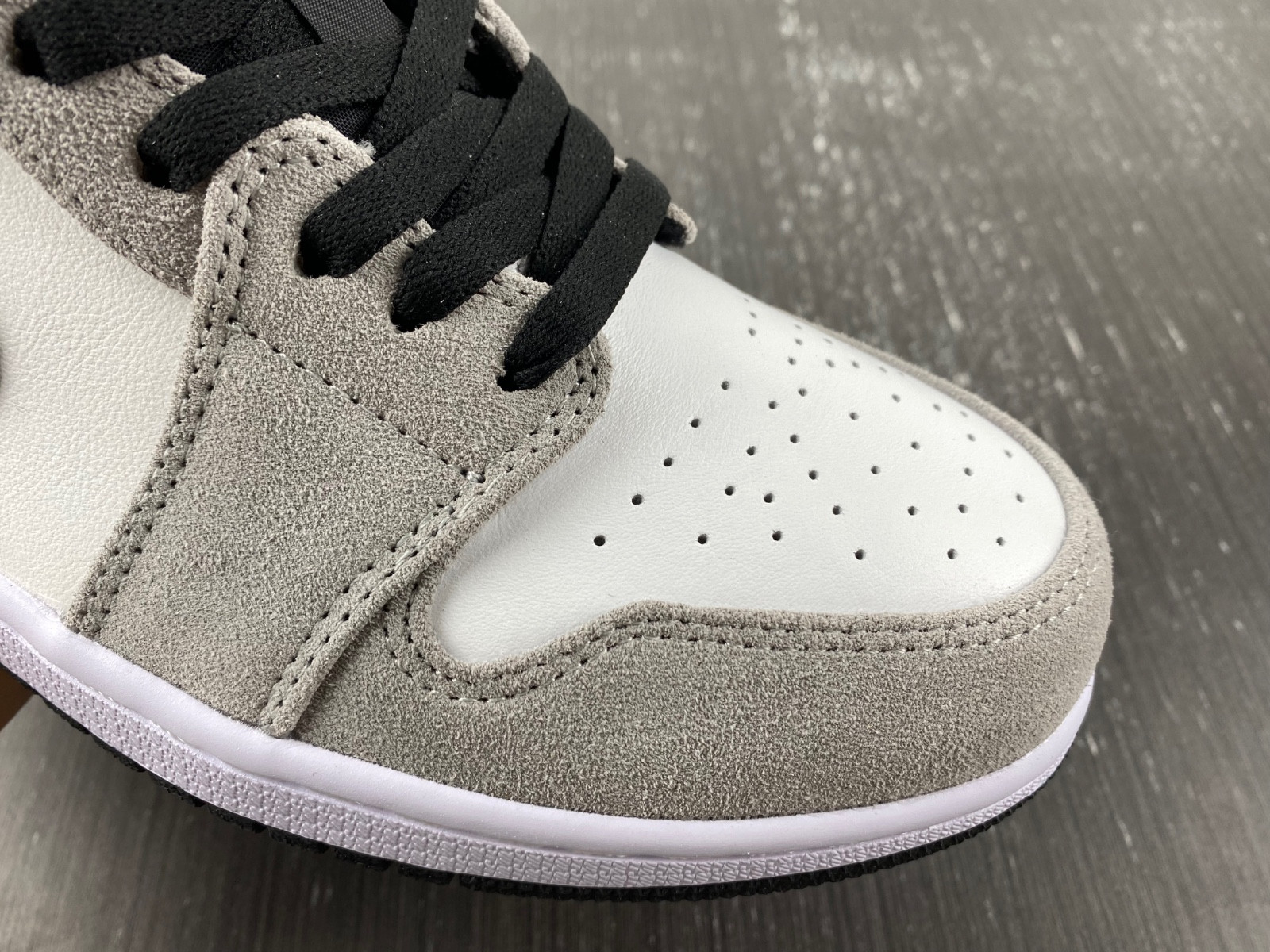 Air Jordan 1 Low "Flight Club" DX4334-008