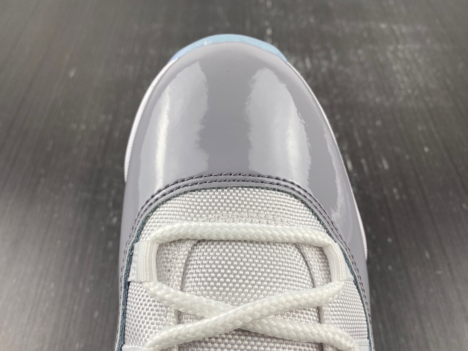 Jordan 11 Retro Low Cement Grey - AV2187-140