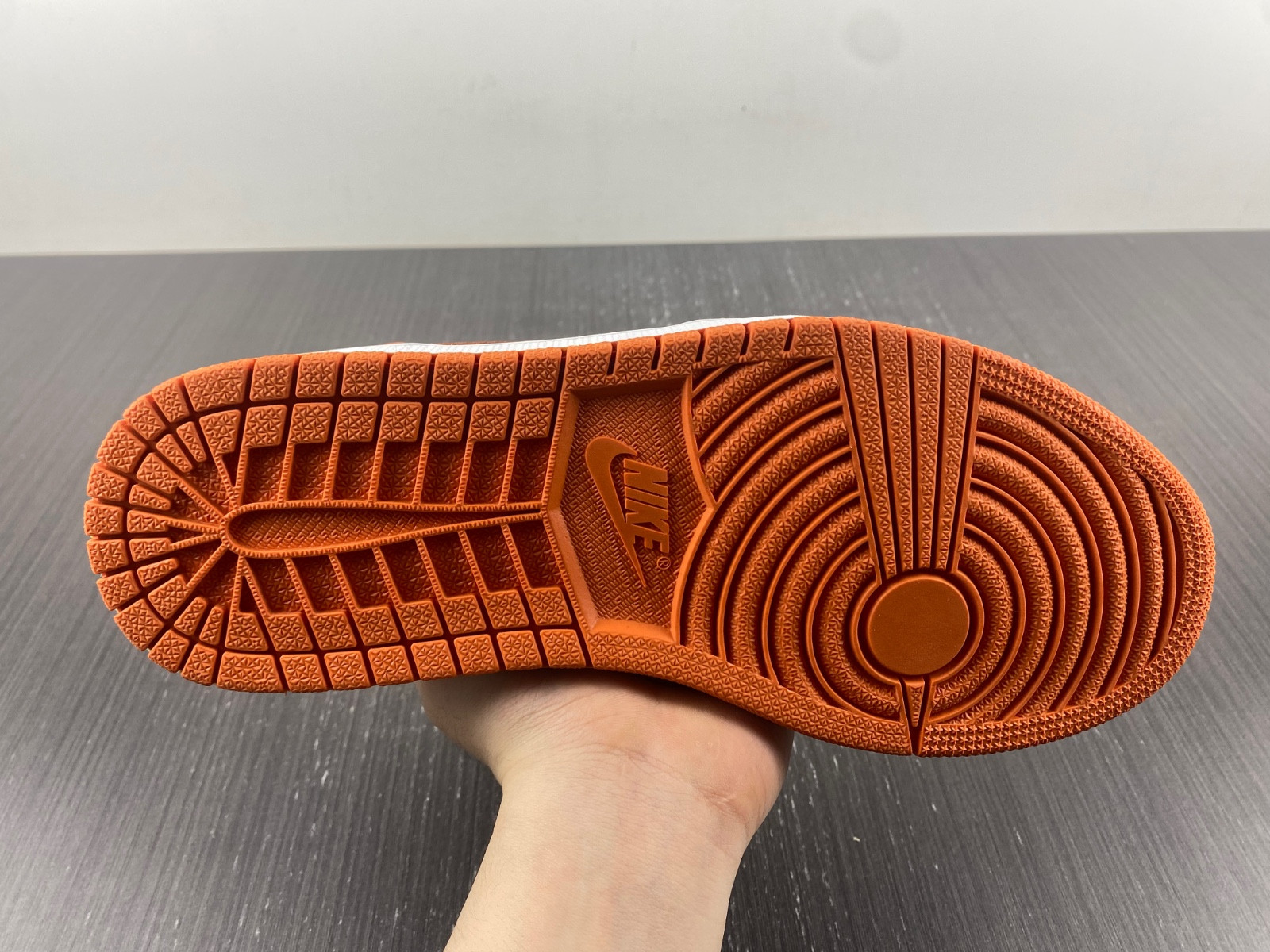 Air Jordan 1 Mid SE WMNS Coconut Milk Sport Spice DV1302-100