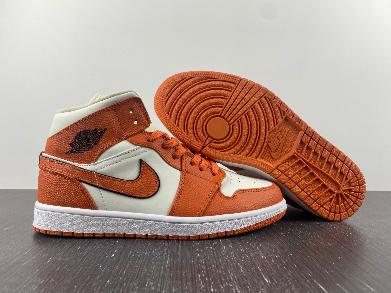 Air Jordan 1 Mid SE WMNS Coconut Milk Sport Spice DV1302-100