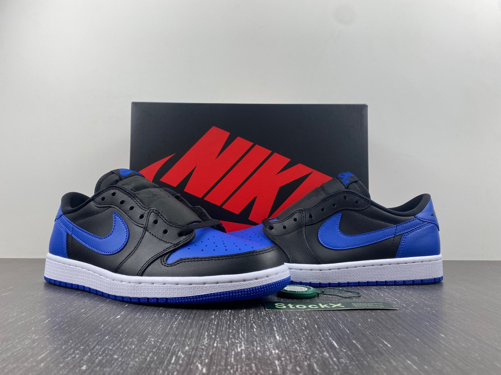 Jordan 1 Retro Low Royal (2015) - 705329-004