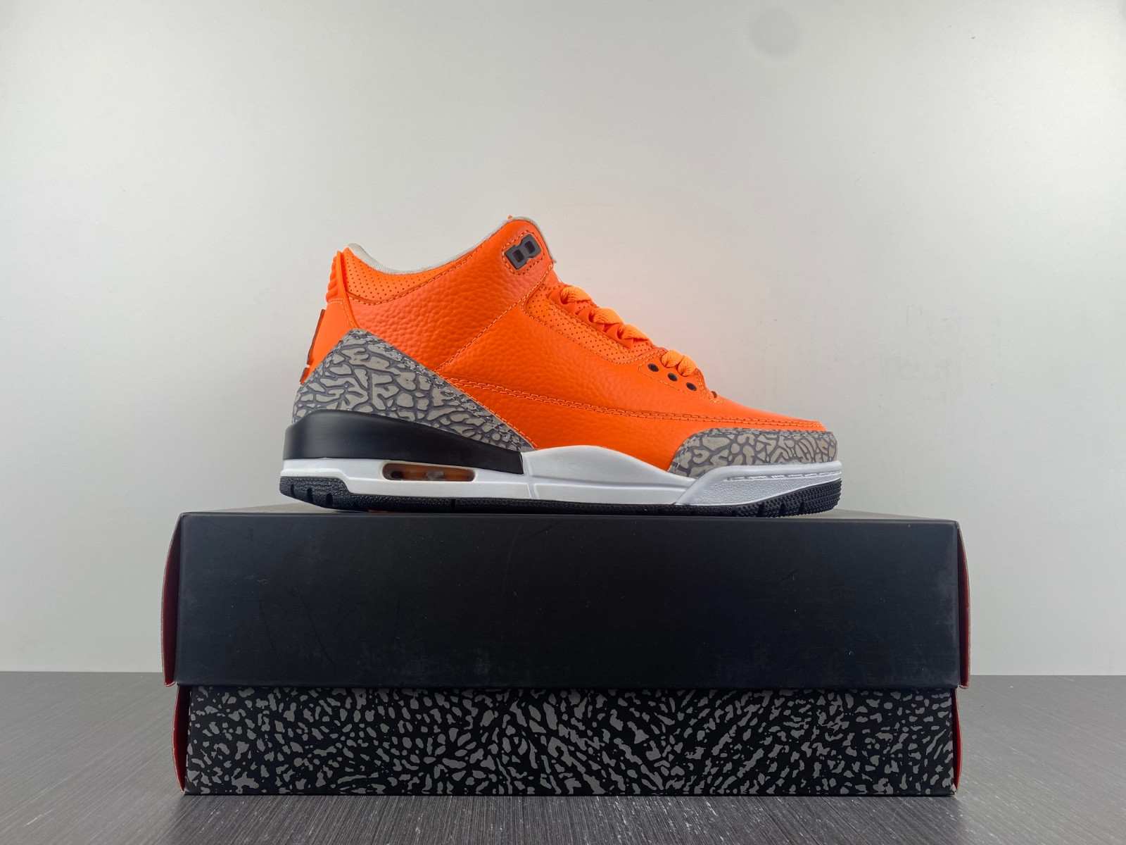 Air Jordan 3 Retro CT8532-801