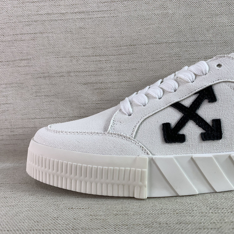 Off-White c/o Virgil Abloh