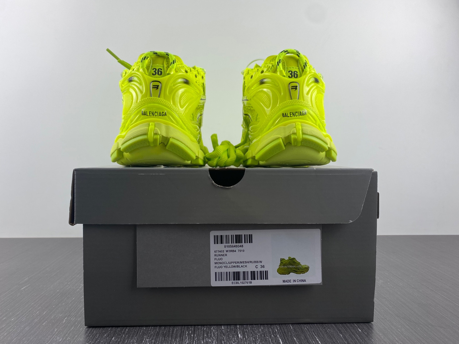 Ba*len*cia*ga runner 677402 w3rb4 7510