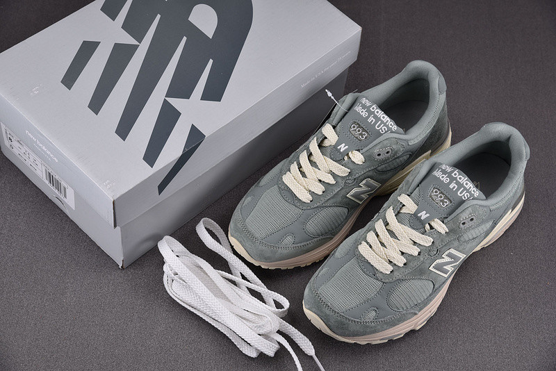 New Balance 993 MiUSA Kith Pistachio MR993KH1